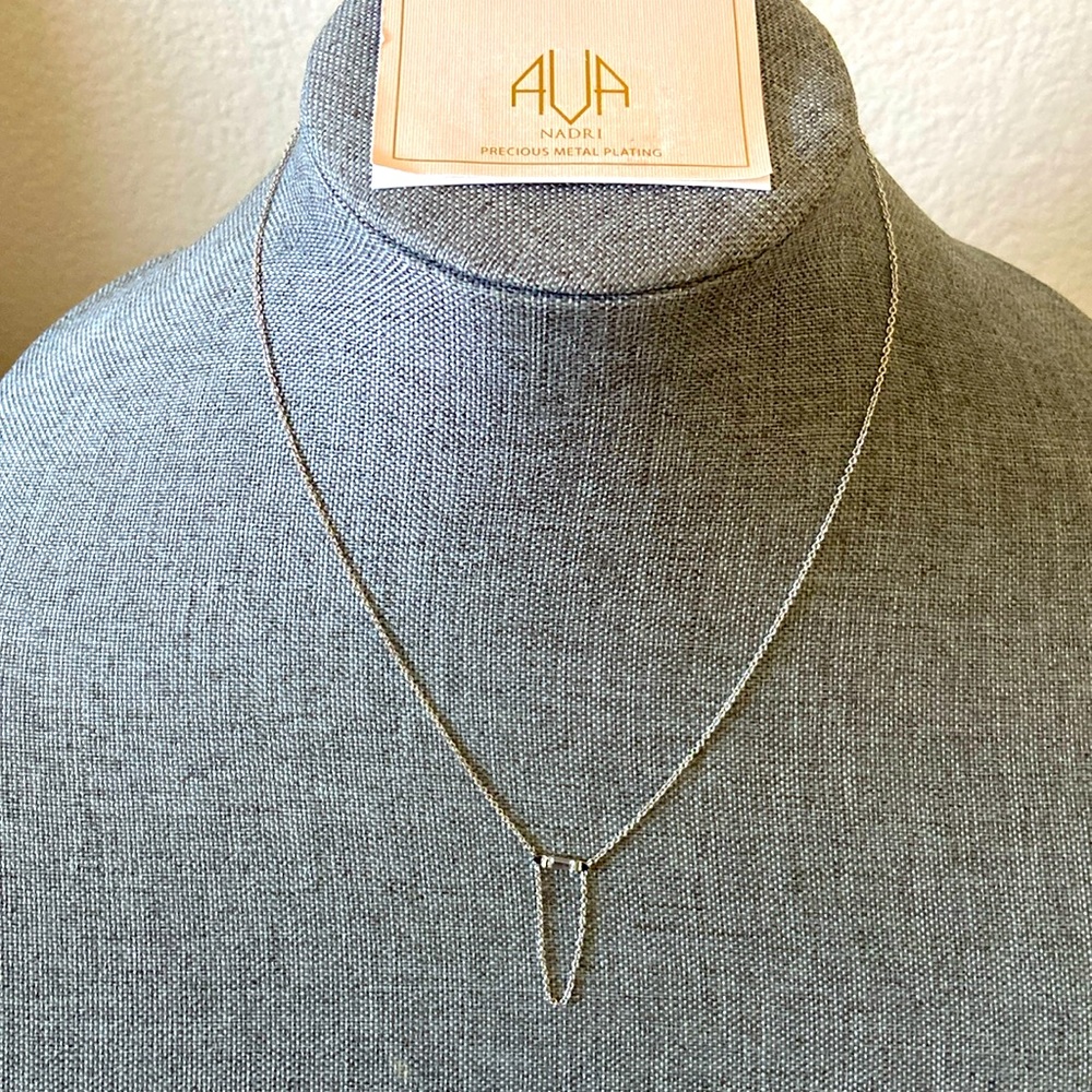 NADRI MINIMALIST CHAIN TINY CRYSTAL